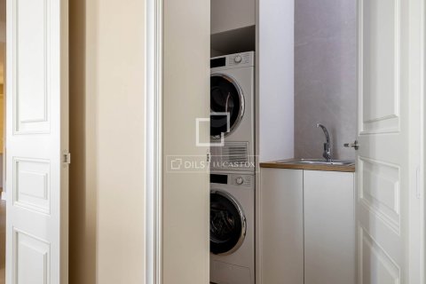 3 bedrooms apartment for rent in Barcelona, Catalonia, Spain № 6363 - photo 12