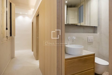 Купить квартиру в Барселона, Испания с 3 спальни, 92м², № 6367 - фото 12