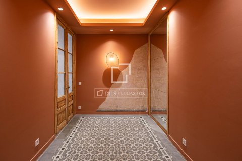 Apartamento de 3 dormitorios en venta en Barcelona, Cataluña, Spain № 7255 - foto 11