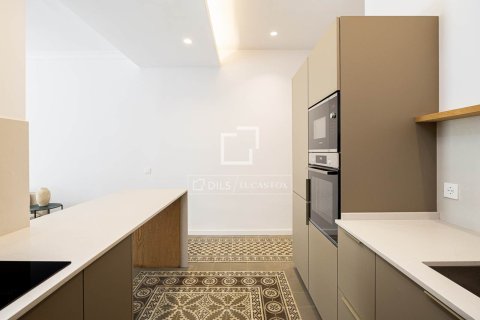 Apartamento de 3 dormitorios en venta en Barcelona, Cataluña, Spain № 7255 - foto 16