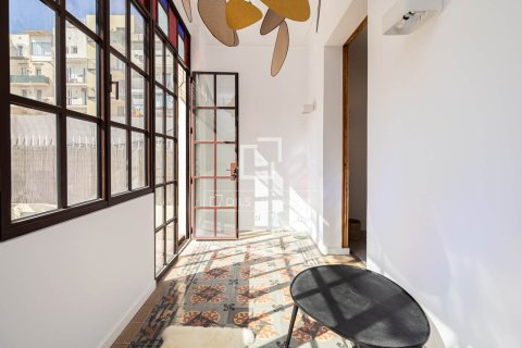 Apartamento de 3 dormitorios en venta en Barcelona, Cataluña, Spain № 7255 - foto 22