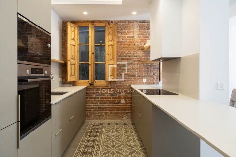 Apartamento de 3 dormitorios en venta en Barcelona, Cataluña, Spain № 7255 - foto 18