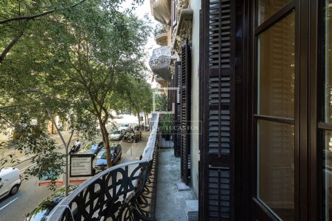 Apartamento de 3 dormitorios en venta en Barcelona, Cataluña, Spain № 7255 - foto 4