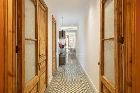 Apartamento de 3 dormitorios en venta en Barcelona, Cataluña, Spain № 7255 - foto 14