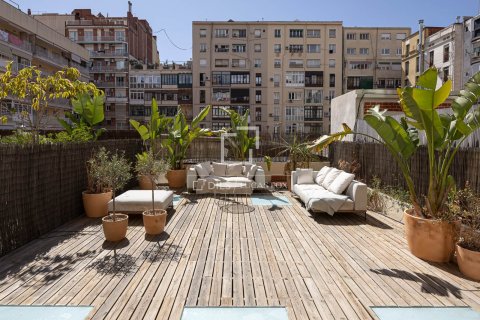 Apartamento de 3 dormitorios en venta en Barcelona, Cataluña, Spain № 7255 - foto 26