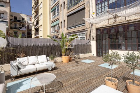 Apartamento de 3 dormitorios en venta en Barcelona, Cataluña, Spain № 7255 - foto 23