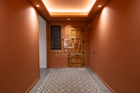 Apartamento de 3 dormitorios en venta en Barcelona, Cataluña, Spain № 7255 - foto 13