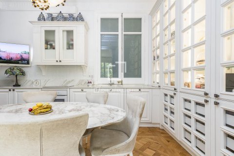 5 bedrooms apartment for sale in Barcelona, Catalonia, Spain № 7252 - photo 17