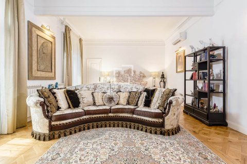 5 bedrooms apartment for sale in Barcelona, Catalonia, Spain № 7252 - photo 12