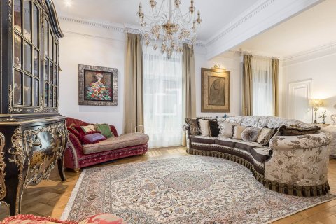 5 bedrooms apartment for sale in Barcelona, Catalonia, Spain № 7252 - photo 13