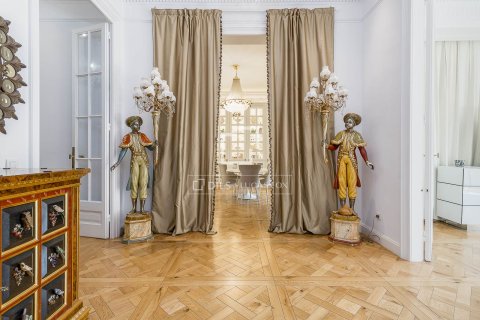 5 bedrooms apartment for sale in Barcelona, Catalonia, Spain № 7252 - photo 14