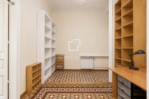 3 bedrooms apartment for sale in Barcelona, Catalonia, Spain № 7256 - photo 8