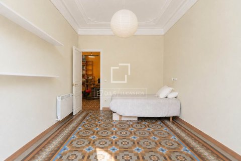 3 bedrooms apartment for sale in Barcelona, Catalonia, Spain № 7256 - photo 2
