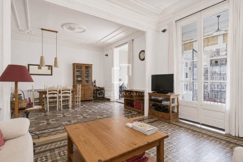 Apartamento de 3 dormitorios en venta en Barcelona, Cataluña, Spain № 7256
