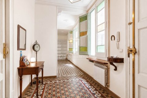 3 bedrooms apartment for sale in Barcelona, Catalonia, Spain № 7256 - photo 11