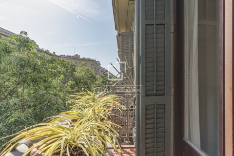3 bedrooms apartment for sale in Barcelona, Catalonia, Spain № 7256 - photo 3