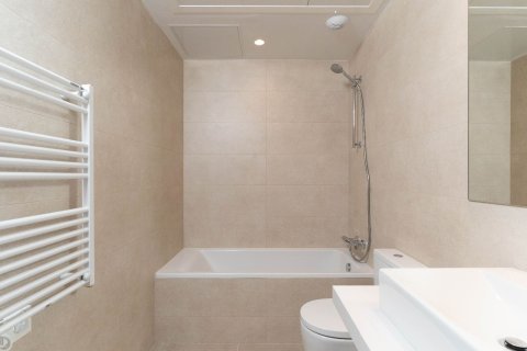 Apartamento de 3 dormitorios en venta en Cataluña, Spain № 6310 - foto 15