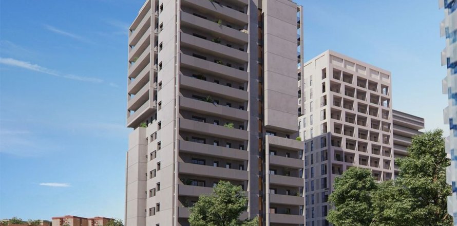 Apartamento de 4 dormitorios en venta en L'Hospitalet de Llobregat, Barcelona, Cataluña, Spain № 6312