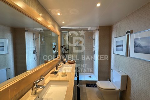 Ático de 3 dormitorios en venta en Barcelona, Cataluña, Spain № 7930 - foto 8