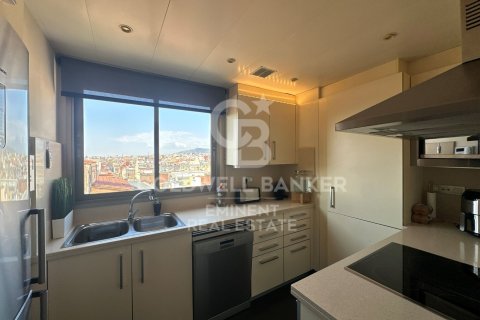 Ático de 3 dormitorios en venta en Barcelona, Cataluña, Spain № 7930 - foto 11