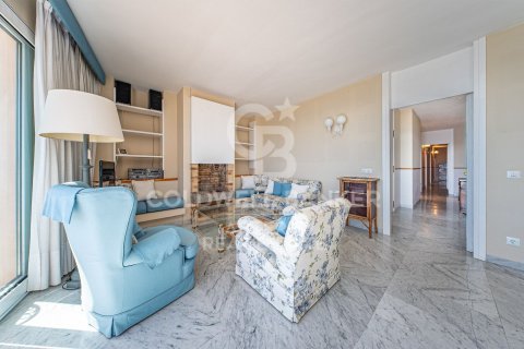 Apartamento de 5 dormitorios en venta en Lloret de Mar, Gerona, Cataluña, Spain № 7932 - foto 25