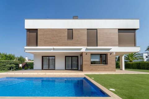 Сasa de 5 dormitorios en venta en Cataluña, Spain № 7639