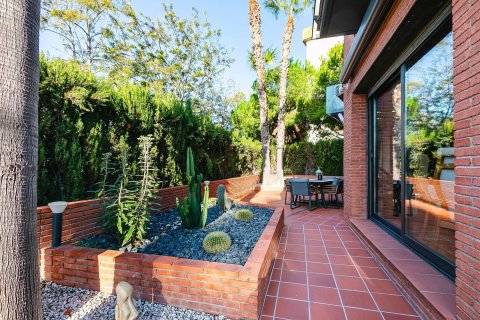 Сasa de 5 dormitorios en venta en Sitges, Barcelona, Cataluña, Spain № 7637 - foto 16