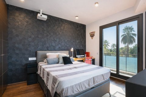 Сasa de 5 dormitorios en venta en Sitges, Barcelona, Cataluña, Spain № 7637 - foto 8