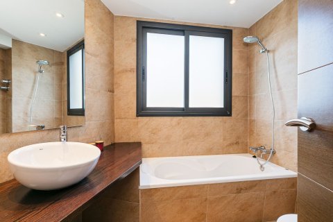 Сasa de 5 dormitorios en venta en Sitges, Barcelona, Cataluña, Spain № 7637 - foto 29