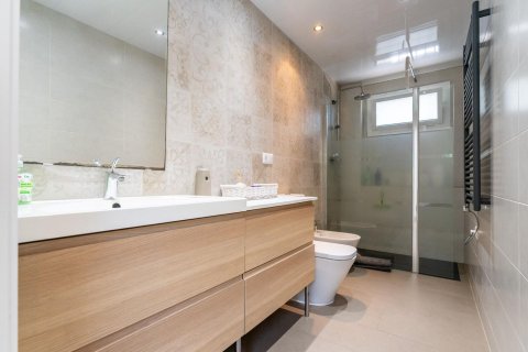 Сasa de 3 dormitorios en venta en Cataluña, Spain № 7635 - foto 29