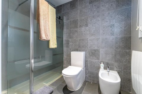 Сasa de 3 dormitorios en venta en Cataluña, Spain № 7635 - foto 21