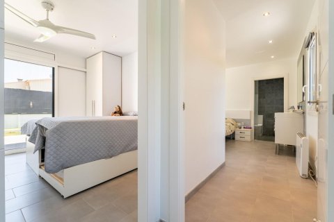 Сasa de 3 dormitorios en venta en Cataluña, Spain № 7635 - foto 16