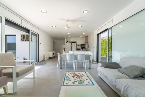 Сasa de 3 dormitorios en venta en Cataluña, Spain № 7635 - foto 8