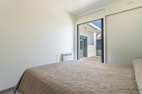 Сasa de 3 dormitorios en venta en Cataluña, Spain № 7635 - foto 28