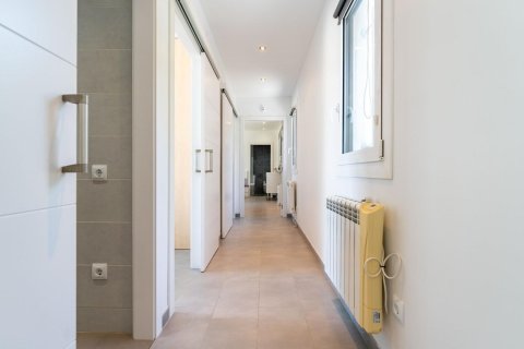 Сasa de 3 dormitorios en venta en Cataluña, Spain № 7635 - foto 26