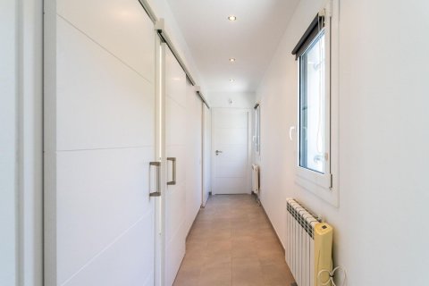 Сasa de 3 dormitorios en venta en Cataluña, Spain № 7635 - foto 22