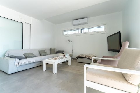 Сasa de 3 dormitorios en venta en Cataluña, Spain № 7635 - foto 6