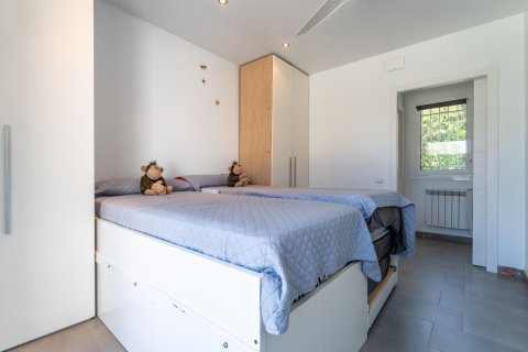 Сasa de 3 dormitorios en venta en Cataluña, Spain № 7635 - foto 24