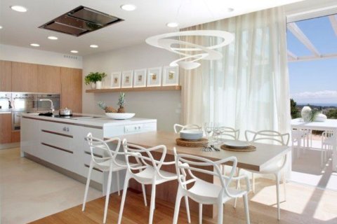 Сasa de 4 dormitorios en venta en Cataluña, Spain № 7638 - foto 5