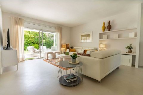 6 bedrooms house for sale in Sant Pere de Ribes, Barcelona, Catalonia, Spain № 7641 - photo 16