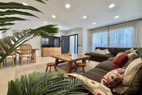 4 bedrooms house for sale in Catalonia, Spain № 7636 - photo 3