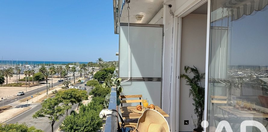 Apartamento de 2 dormitorios en venta en Vilanova i la Geltrú, Barcelona, Cataluña, Spain № 4641