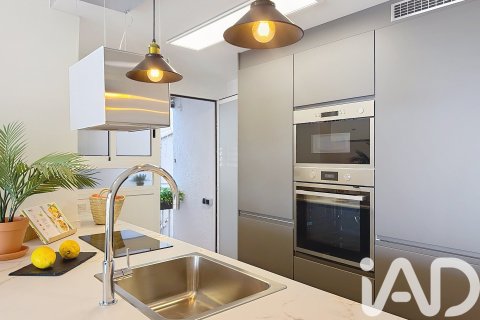 Apartamento de 2 dormitorios en venta en Vilanova i la Geltrú, Barcelona, Cataluña, Spain № 4641 - foto 8