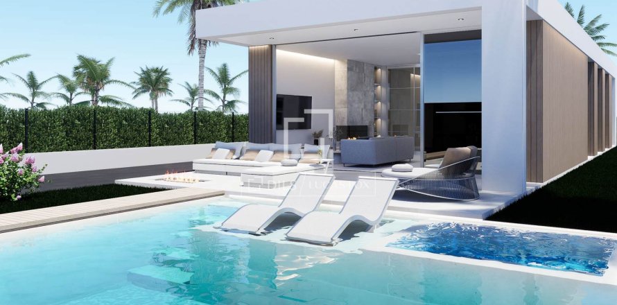 Villa de 4 dormitorios en venta en Sitges, Barcelona, Cataluña, Spain № 4470