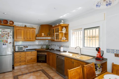 Villa de 4 dormitorios en venta en Cabrils, Barcelona, Cataluña, Spain № 4471 - foto 14