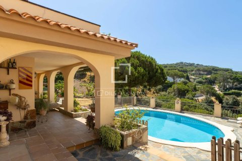 Villa de 4 dormitorios en venta en Cabrils, Barcelona, Cataluña, Spain № 4471 - foto 5