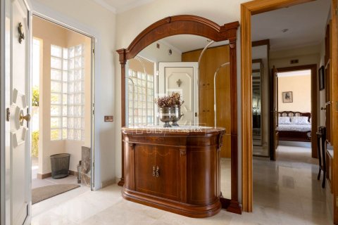 Villa de 4 dormitorios en venta en Cabrils, Barcelona, Cataluña, Spain № 4471 - foto 9