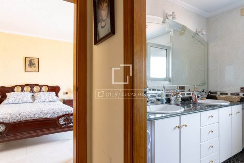 Villa de 4 dormitorios en venta en Cabrils, Barcelona, Cataluña, Spain № 4471 - foto 18