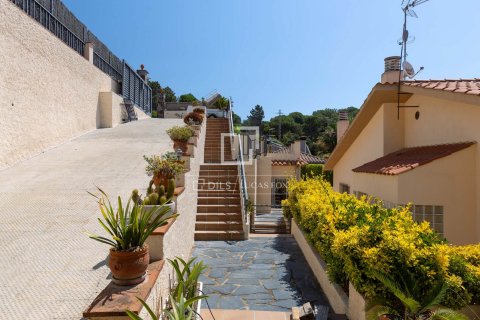 Villa de 4 dormitorios en venta en Cabrils, Barcelona, Cataluña, Spain № 4471 - foto 8