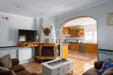 Villa de 4 dormitorios en venta en Cabrils, Barcelona, Cataluña, Spain № 4471 - foto 13